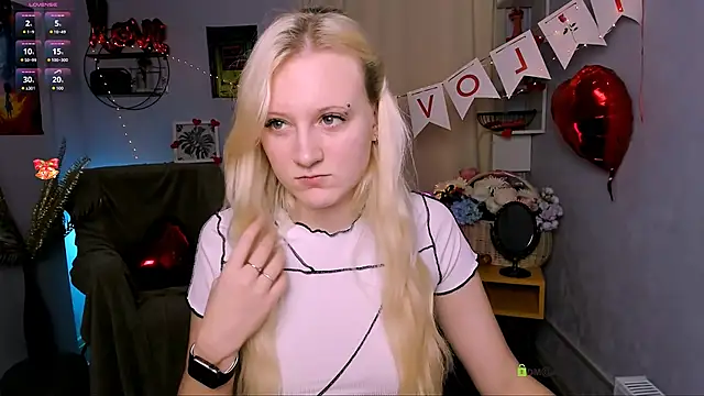 madam uliis online show from February 2026 10:44:02 AM