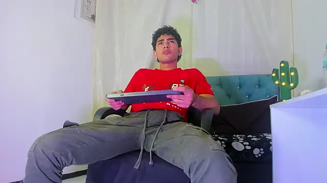 LucasCarterr  online show from March 2025 03:37:02 AM