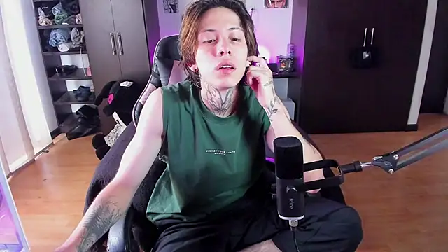 xIce Boy online show from March 2026 05:01:02 PM