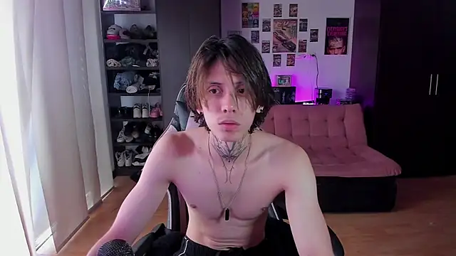 Snapshot of xIce_Boy chatting on April 2026 09:04:01 PM xIce Boy online show from April 2026 09:04:01 PM