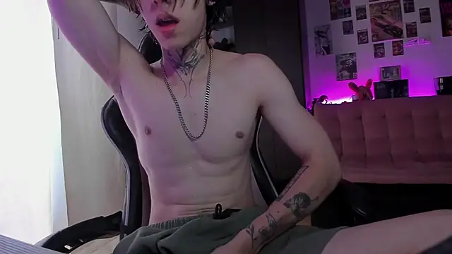 Snapshot of xIce_Boy chatting on May 2026 10:15:02 PM xIce Boy online show from May 2026 10:15:02 PM