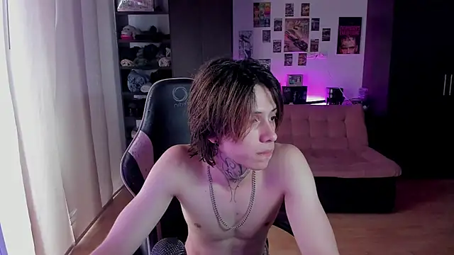 Snapshot of xIce_Boy chatting on May 2026 09:42:02 PM xIce Boy online show from May 2026 09:42:02 PM