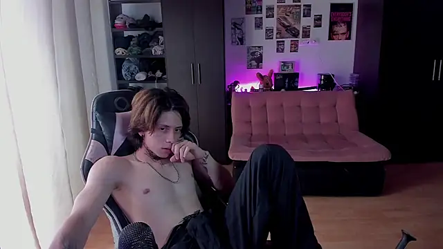 Snapshot of xIce_Boy chatting on May 2026 05:54:02 PM xIce Boy online show from May 2026 05:54:02 PM