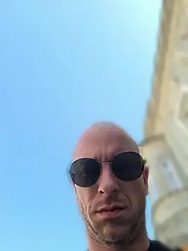 Snapshot of svenpfeifer chatting on April 2026 12:29:02 PM svenpfeifer online show from April 2026 12:29:02 PM