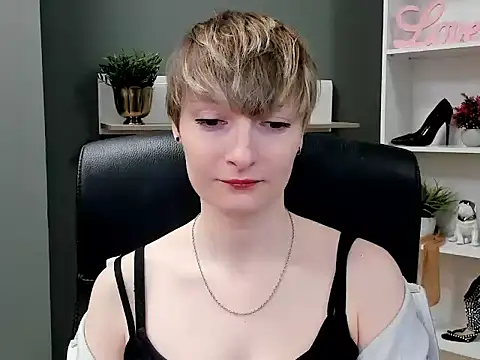 hottieBlair online show from September 2025 06:17:02 AM