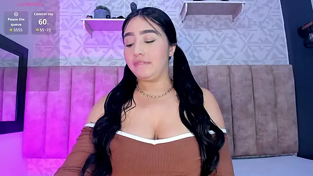 MelinaCruz online show from October 2025 04:33:01 AM