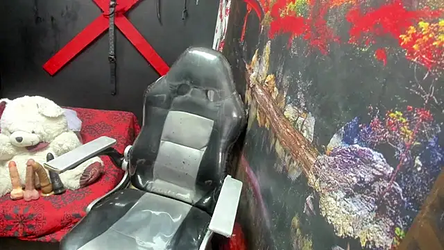 Tracy KS online show from October 2025 08:18:01 PM