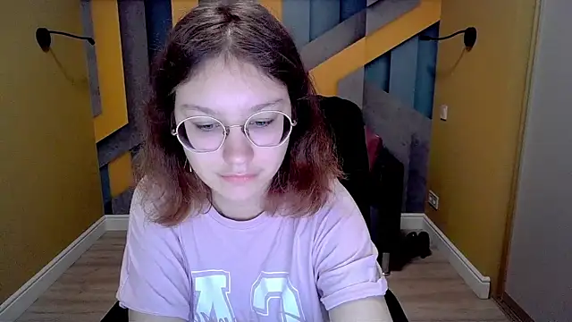 Snapshot of AngelinaLow chatting on March 2025 09:41:01 AM AngelinaLow online show from March 2025 09:41:01 AM