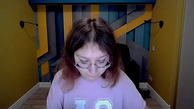 Snapshot of AngelinaLow chatting on March 2025 06:31:01 AM AngelinaLow online show from March 2025 06:31:01 AM