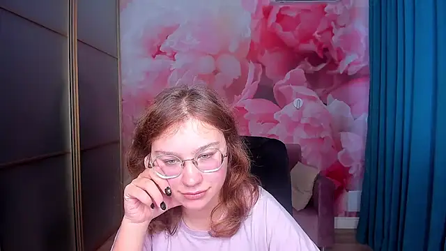 AngelinaLow online show from November 2025 12:42:02 PM