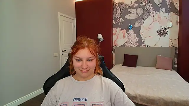 Snapshot of AngelinaLow chatting on June 2026 11:27:02 AM AngelinaLow online show from June 2026 11:27:02 AM