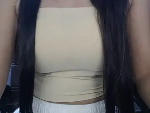 Snapshot of TheMostBeautifullGirl- chatting on June 2026 06:34:01 PM TheMostBeautifullGirl- online show from June 2026 06:34:01 PM