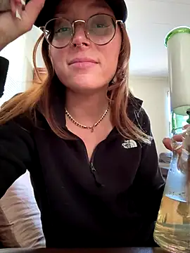 Snapshot of SpaceCowWhore chatting on October 2025 04:27:02 PM SpaceCowWhore online show from October 2025 04:27:02 PM