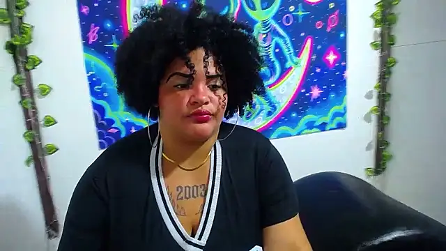 latina bigboos25 online show from January 2026 01:29:01 AM