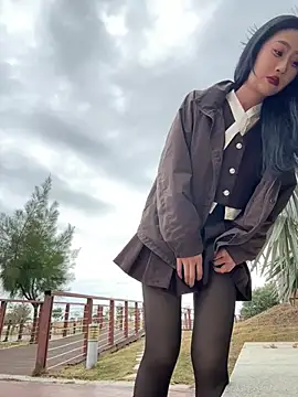 linger-23 online show from January 2026 06:40:01 AM