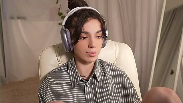 mystica  online show from November 2025 12:08:02 PM