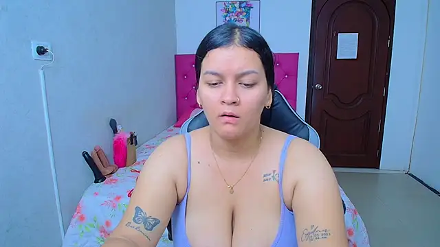 Snapshot of kriss_sweetboobs10 chatting on July 2026 01:17:01 PM kriss sweetboobs10 online show from July 2026 01:17:01 PM