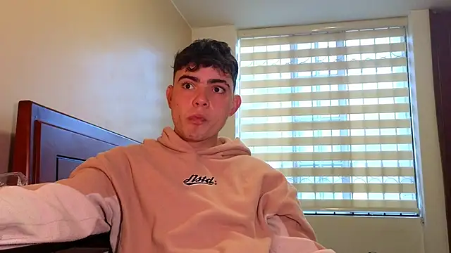 lukeboyce33 online show from September 2025 10:21:02 PM