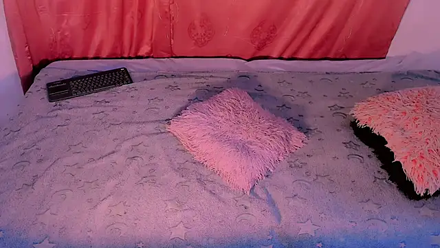 Mariana-ofc online show from November 2025 11:02:01 AM