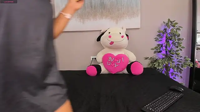 Snapshot of SammyDesire_10 chatting on November 2025 08:19:01 PM SammyDesire 10 online show from November 2025 08:19:01 PM