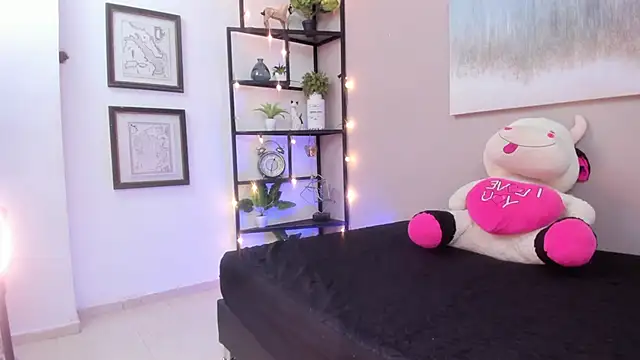 Snapshot of SammyDesire_10 chatting on November 2025 07:01:02 PM SammyDesire 10 online show from November 2025 07:01:02 PM