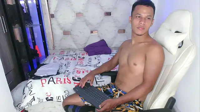 Snapshot of sex_mikee chatting on March 2025 07:20:01 AM sex mikee online show from March 2025 07:20:01 AM