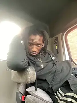 Snapshot of Sir-Tucker chatting on March 2025 05:49:02 PM Sir-Tucker online show from March 2025 05:49:02 PM