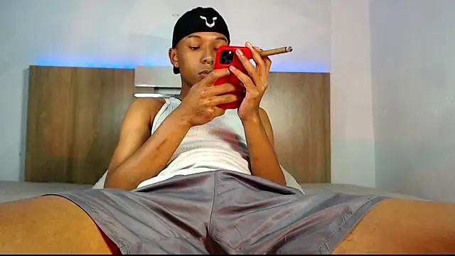 Snapshot of DavidLondo chatting on February 2026 02:58:02 PM DavidLondo online show from February 2026 02:58:02 PM