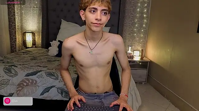 Matty Sparkk online show from November 2025 01:33:02 PM