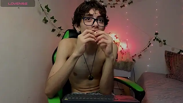 Snapshot of Matty_Sparkk chatting on June 2026 01:30:01 PM Matty Sparkk online show from June 2026 01:30:01 PM