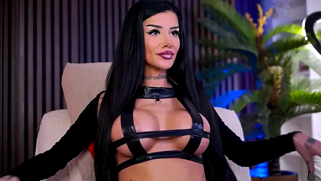 ChicaOra online show from November 2025 08:07:02 PM