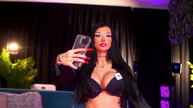 ChicaOra online show from February 2026 10:32:02 PM