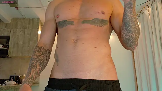 Snapshot of Ryannblue07 chatting on November 2025 01:04:02 AM Ryannblue07 online show from November 2025 01:04:02 AM