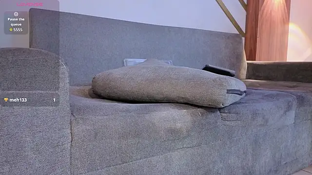 mia gatess online show from September 2025 08:19:01 PM