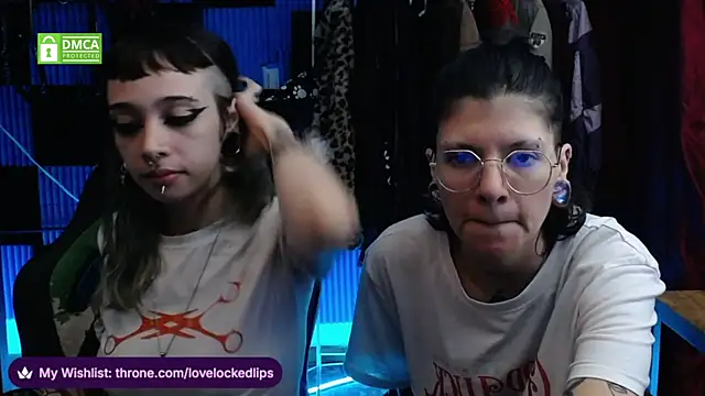 Snapshot of lovelockedlips chatting on June 2026 05:19:02 AM lovelockedlips online show from June 2026 05:19:02 AM