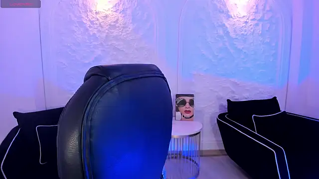 CandaseRussell online show from October 2025 11:57:02 PM