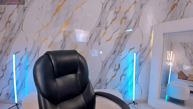 CandaseRussell online show from November 2025 07:37:02 PM