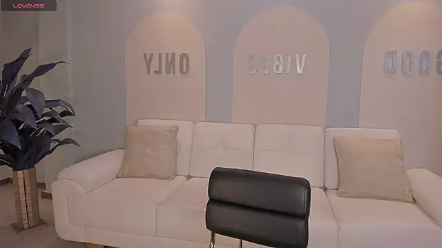 AmaliaCrus online show from November 2025 07:57:01 PM