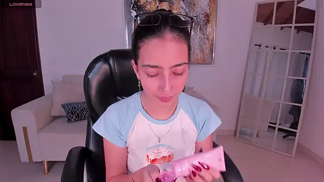 LarisaSmirnov online show from February 2026 05:28:01 AM