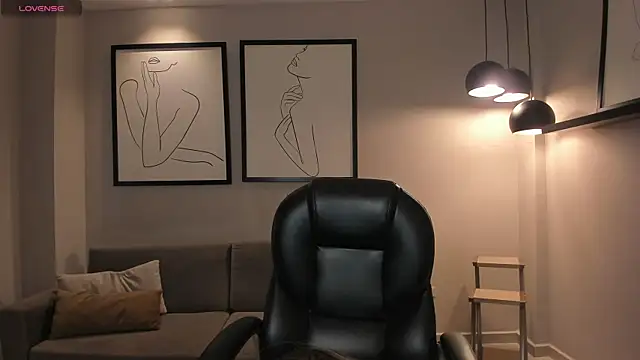 MaiaCollins online show from October 2025 06:04:01 PM