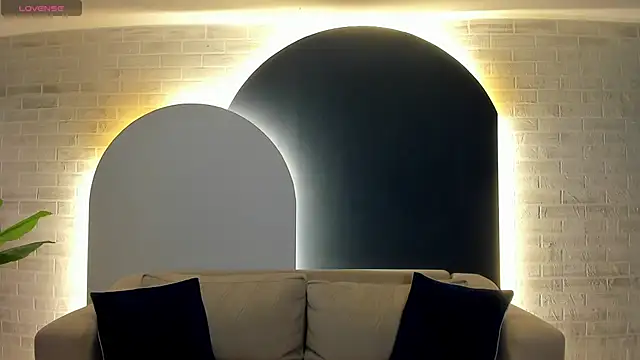 MaiaCollins online show from December 2025 06:59:01 PM