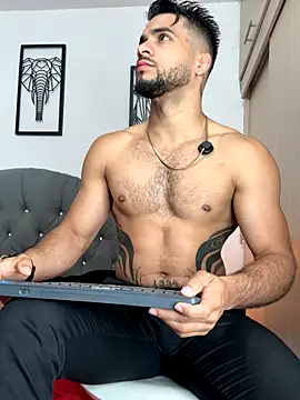 Maximiliano ford online show from November 2025 10:47:01 AM