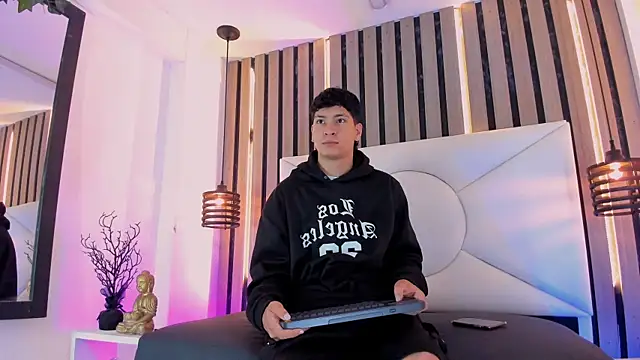 Jhojan twink online show from November 2025 12:16:01 PM