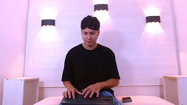 Jhojan twink online show from November 2025 01:11:01 PM