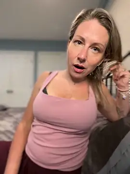 LittleMsMILF online show from March 2026 11:16:01 PM