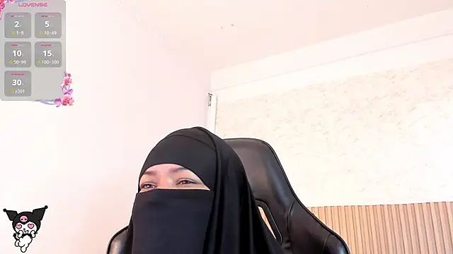 Snapshot of Layla_arabelle chatting on June 2026 08:11:01 PM Layla arabelle online show from June 2026 08:11:01 PM