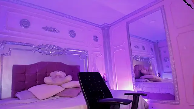 KatianPierce online show from November 2025 07:25:02 PM