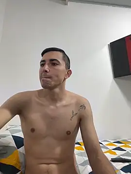 pareja curiosa19 online show from October 2025 01:06:02 AM