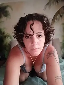 Snapshot of emiliemilf chatting on July 2026 07:28:02 PM emiliemilf online show from July 2026 07:28:02 PM