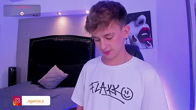 LiamWildx20 online show from April 2026 04:46:02 AM